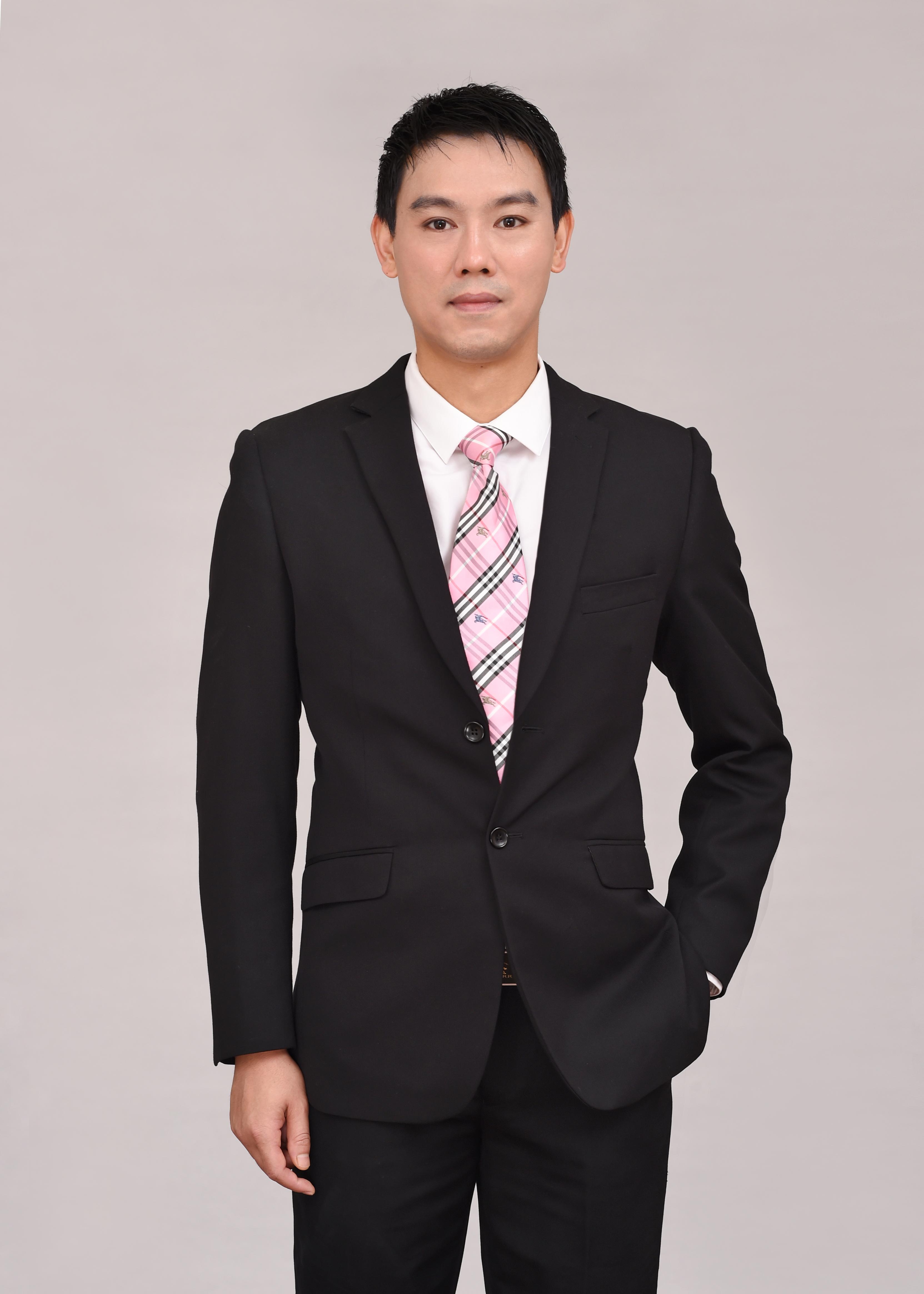 聂晓琴 品牌视觉系统总监